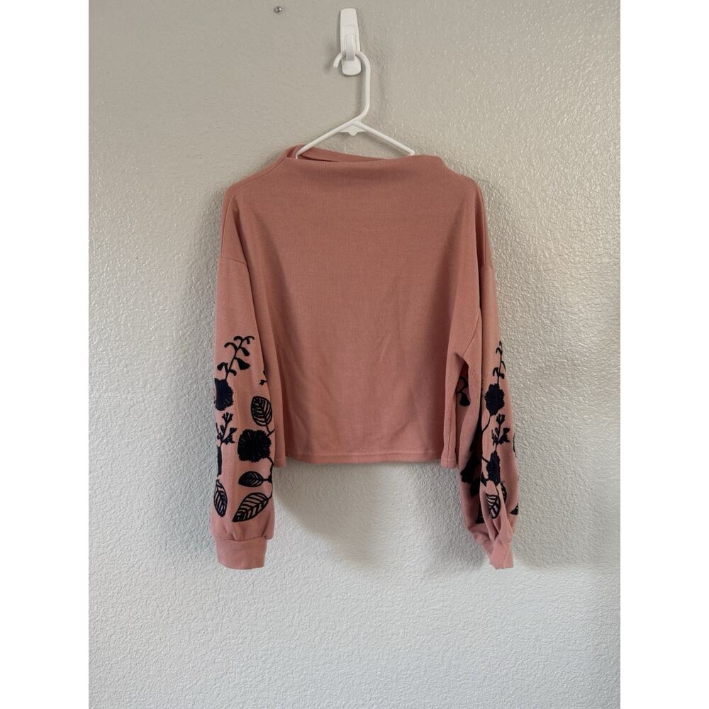 Boho Embroidered Top Size 1X Pink Floral Sleeve Relaxed Fit Pullover EUC - Picture 3 of 6